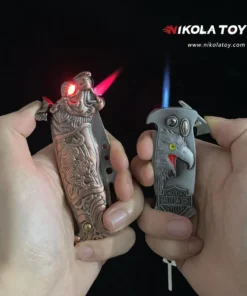 NikolaToy™ Folding Knife Lighter features a refillable torch flame and fold-out blade. Compact, bold, and built for everyday use. Shop now at Bubatz Europa!
