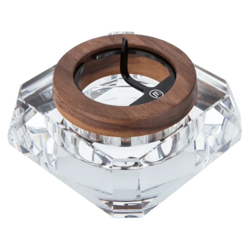 Discover the Marley Natural Crystal Ashtray – a premium glass and walnut accessory crafted for elegance. Shop now at Bubatz Europa.