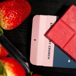 Enjoy the Desert Stardust Magic Mushroom Chocolate Bar – Strawberry Crunch. Legal, vegan, lab-tested, and packed with flavor for calm and clarity.
