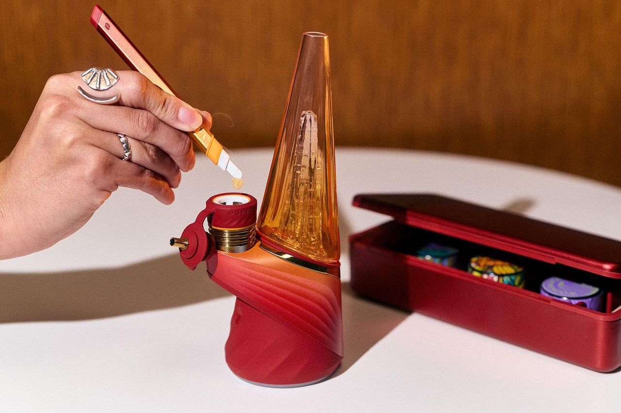 WhatsApp Image 2026-02-09 at 01.51.24 Puffco Peak Pro smart electric dab rig for concentrates. Advanced heating, precise control, and premium design for modern dab users.